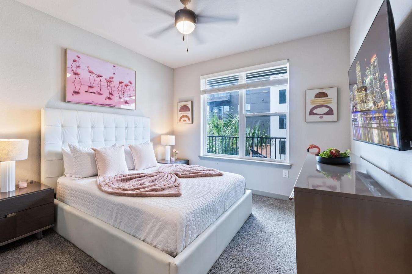 Апартаменты Tropicana Field 2 Bed In Dwtwn With Free Parking Сент-Питерсберг Экстерьер фото