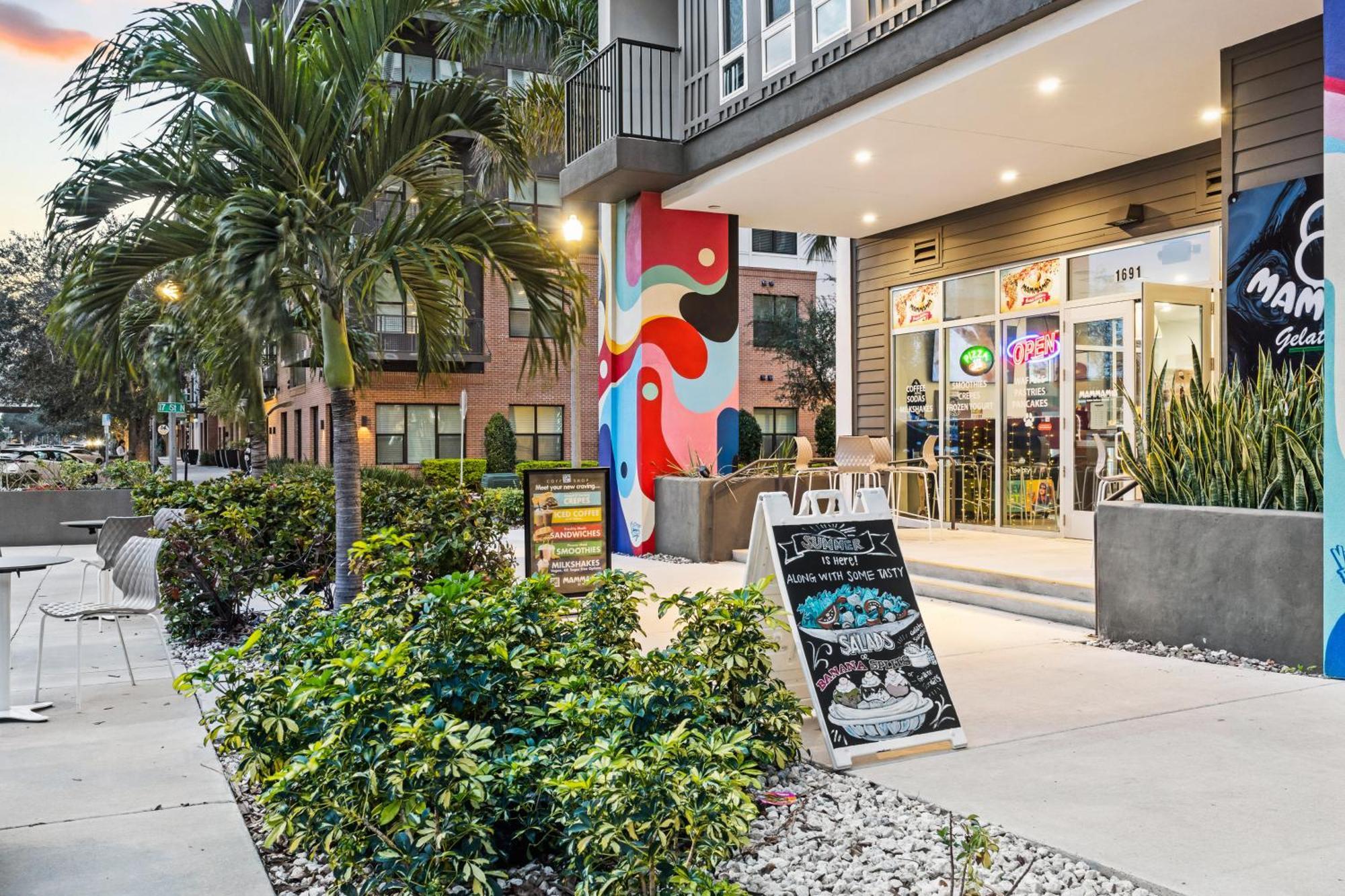 Апартаменты Tropicana Field 2 Bed In Dwtwn With Free Parking Сент-Питерсберг Экстерьер фото