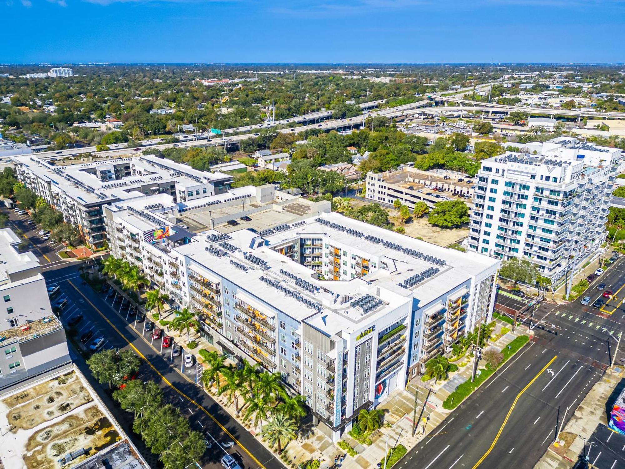 Апартаменты Tropicana Field 2 Bed In Dwtwn With Free Parking Сент-Питерсберг Экстерьер фото